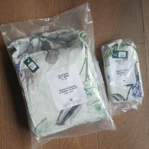 Urban Outfitters floral duvet cover and set of pillow shams, brand new